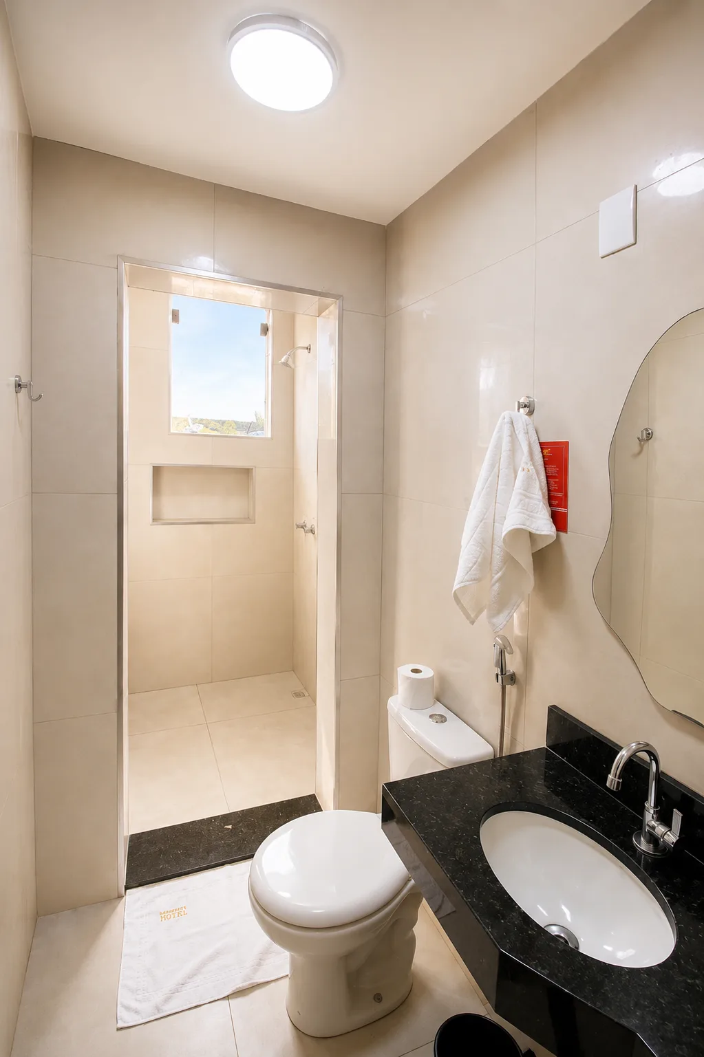 Suíte com ar-condicionado do Hotel Carreiro, hotel em Inhapim MG
