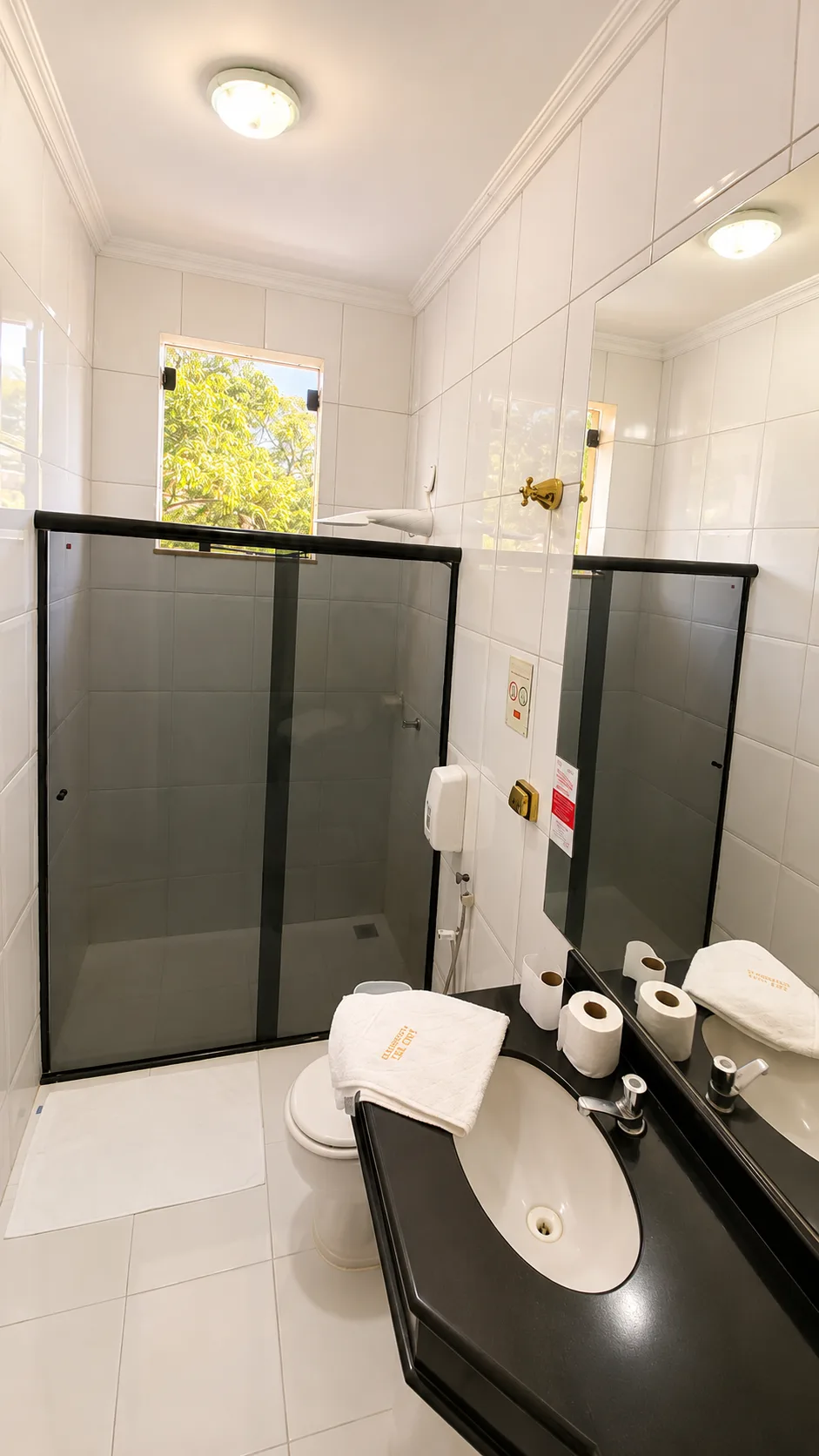 Suíte com ventilador do Hotel Carreiro, hotel em Inhapim MG