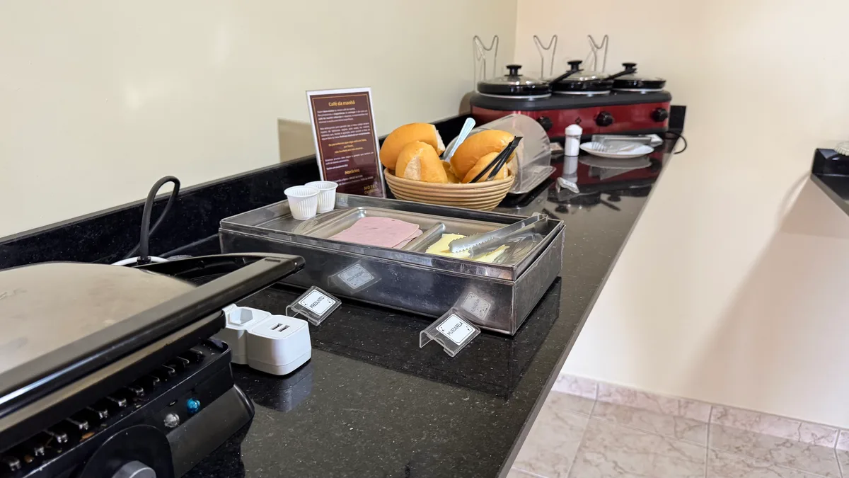 Hotel Carreiro em Inhapim MG — estrutura do hotel no centro da cidade